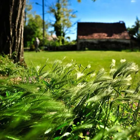 Domaine Lagardelle Bed and Breakfast