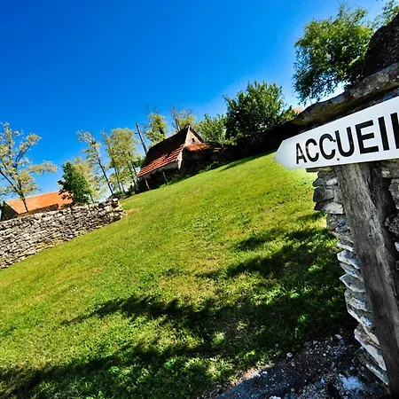 Alojamento de Acomodação e Pequeno-almoço Domaine Lagardelle 3*